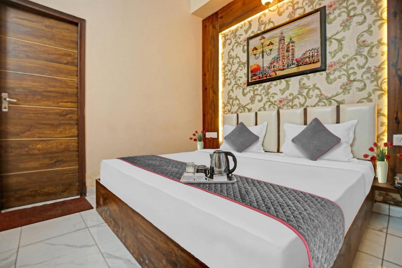 Townhouse Sky Hotel Ludhiana Buitenkant foto