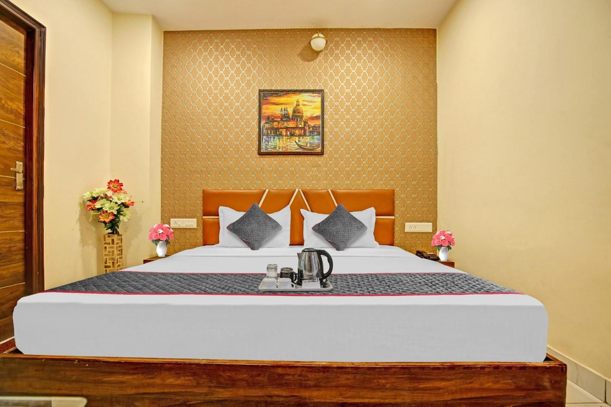 Townhouse Sky Hotel Ludhiana Buitenkant foto