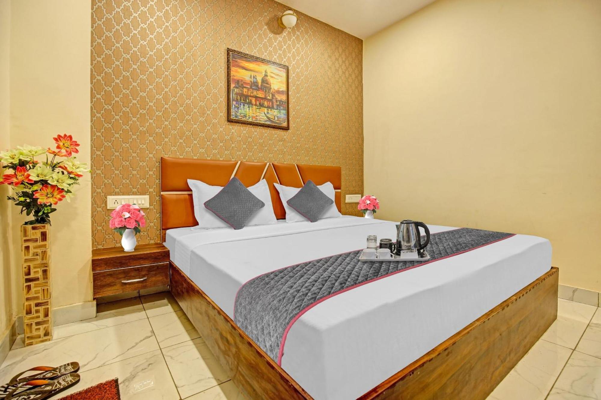 Townhouse Sky Hotel Ludhiana Buitenkant foto